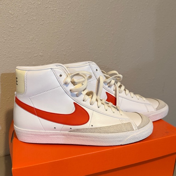 NIKE BLAZER MID '77
CASUAL SHOES Size 10 - Picture 6 of 9